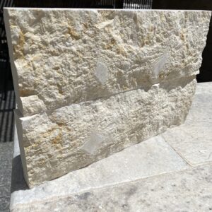 1522 -LUXOR ROCKFACE 10X30cm esp 2cm